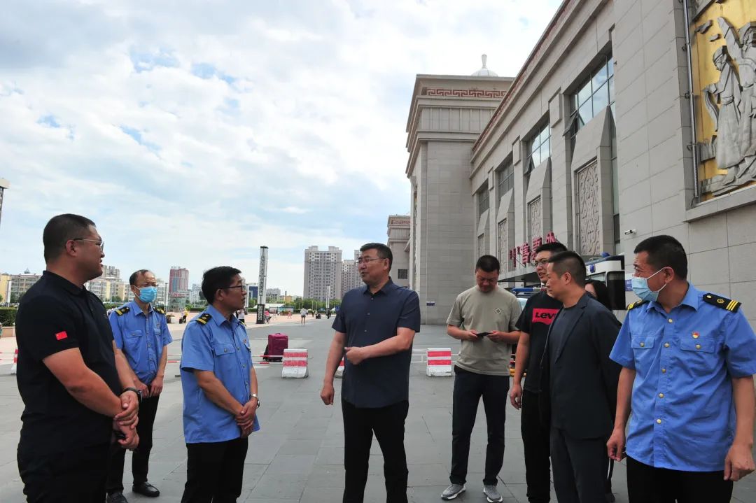 2023.8.10海拉尔区领导调研旅游市场秩序相关工作.jpg