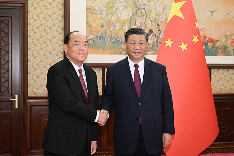 2023.12.21习近平听取贺一诚述职报告2.jpg