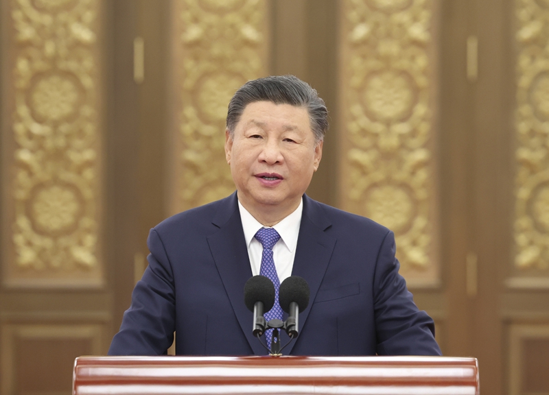 2024.9.25习近平在接见探月工程嫦娥六号任务参研参试人员代表时发表重要讲话强调 再接再厉乘势而上 加快建设航天强国 并参观月球样品和探月工程成果展览1.jpg