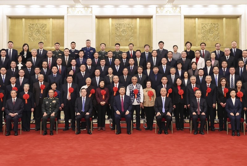 2025.1.2习近平接见全国离退休干部先进集体和先进个人受表彰代表1.jpg