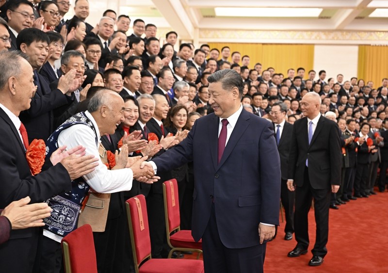 2025.1.2习近平接见全国离退休干部先进集体和先进个人受表彰代表2.jpg