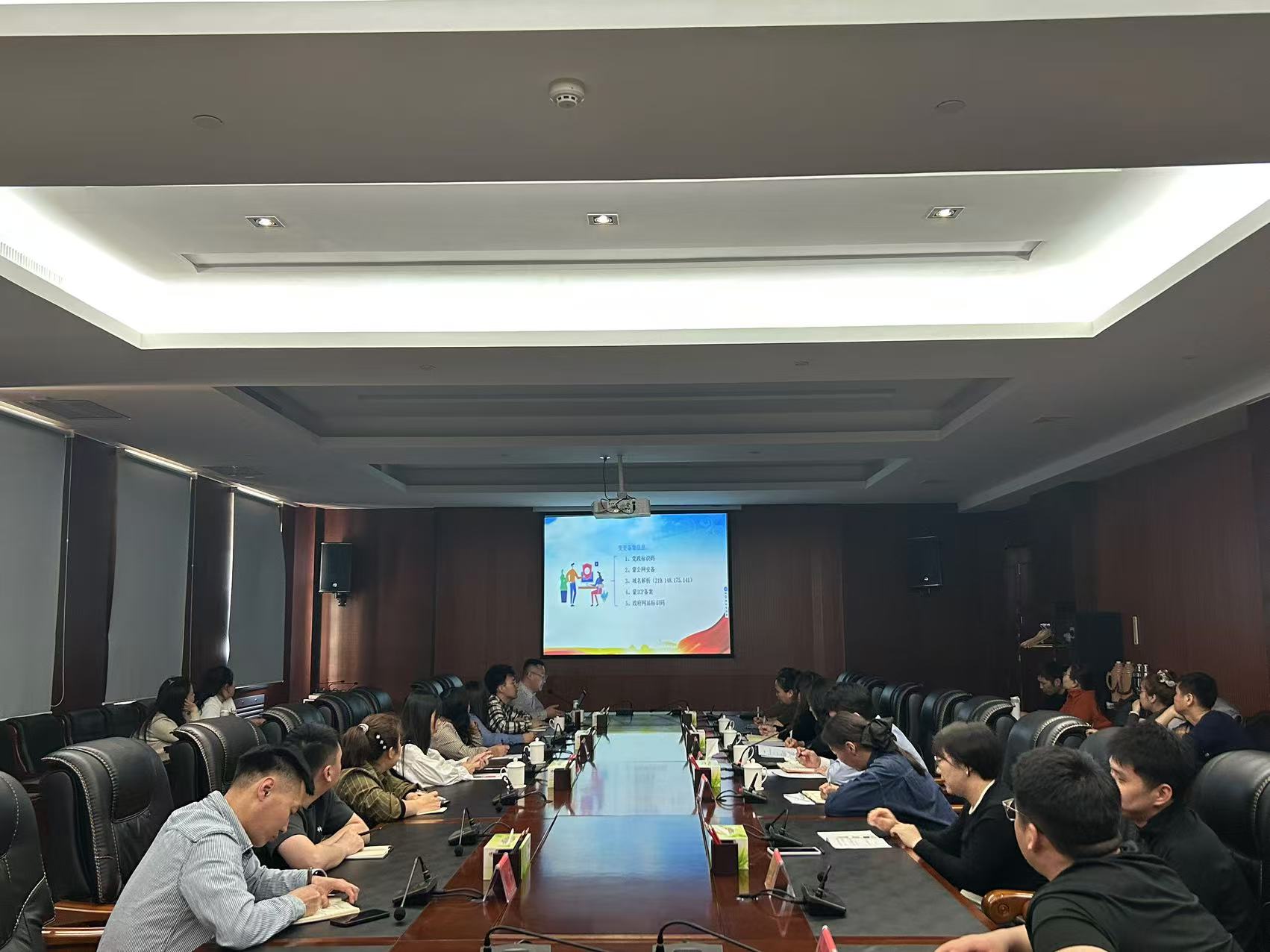 2025.2.21    全区政府系统政务蒙古文网站群内容管理系统试运行培训会在我市召开1.jpg