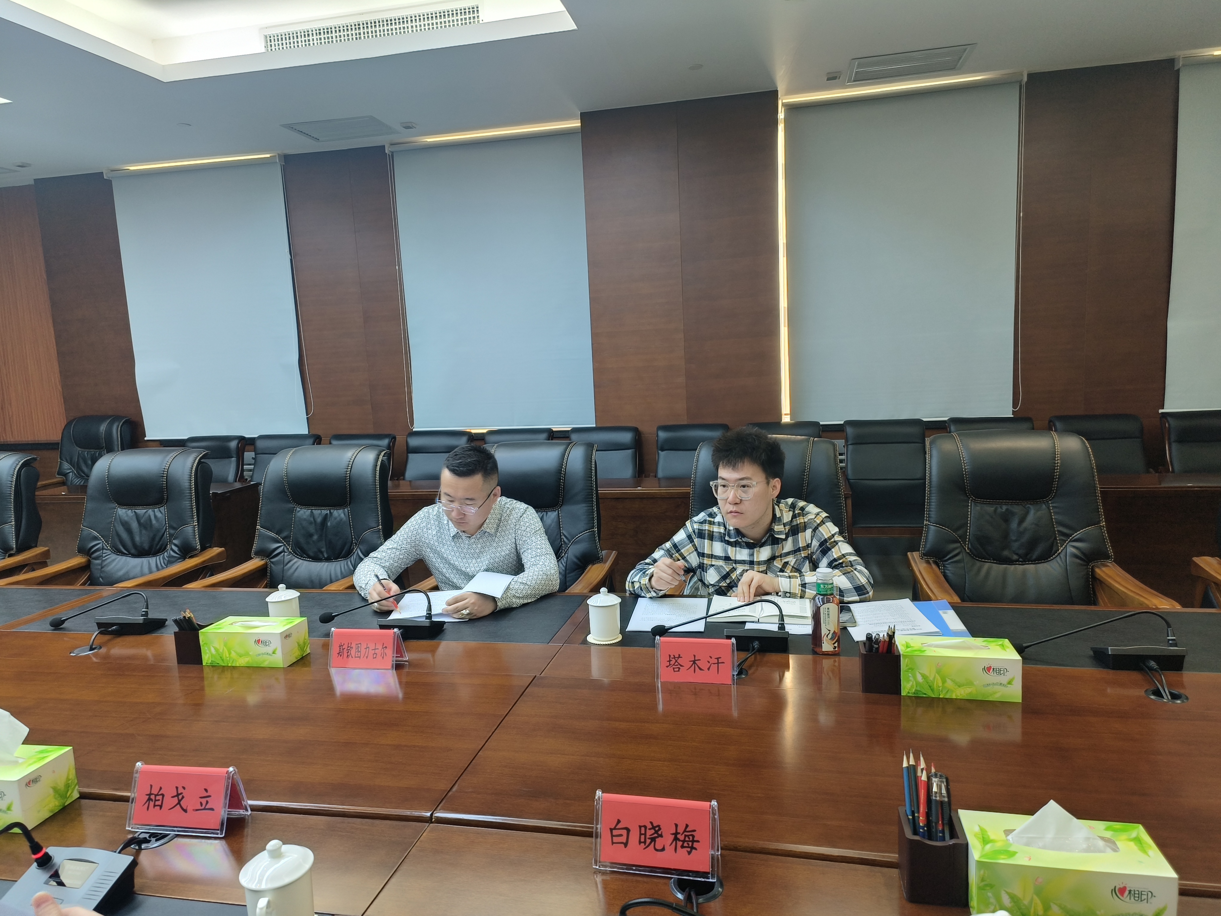 2025.2.21    全区政府系统政务蒙古文网站群内容管理系统试运行培训会在我市召开2.jpg