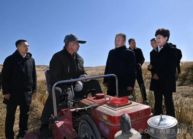 2025.3.20    孙绍骋在阿拉善盟调研防沙治沙工作2.jpg