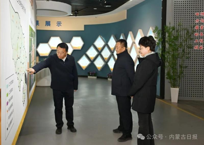2025.3.20    孙绍骋在阿拉善盟调研防沙治沙工作5.jpg
